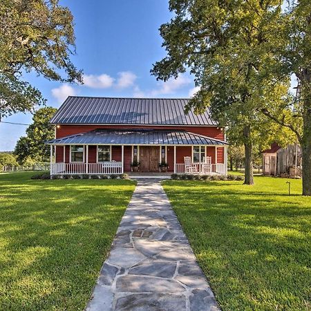 Peaceful Schulenburg Farmhouse With Fire Pit And Grill Exterior foto